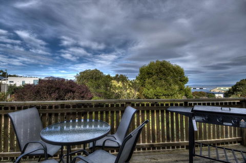Ar Lan Y Mor - Accommodation Bookings 1