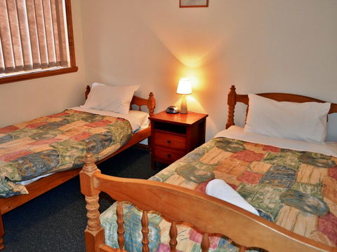 Coles Bay Waterfronter 2 - Accommodation Bookings 7