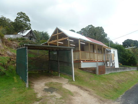 Riders Hut - Derby - Accommodation Bookings 2