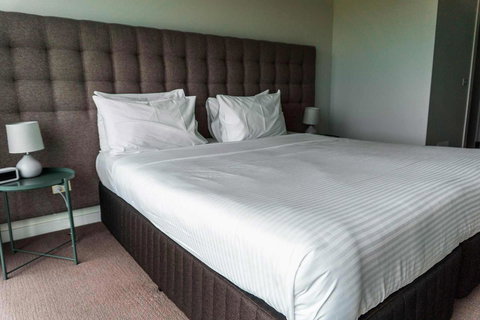 The Apollo - Accommodation Bookings 9