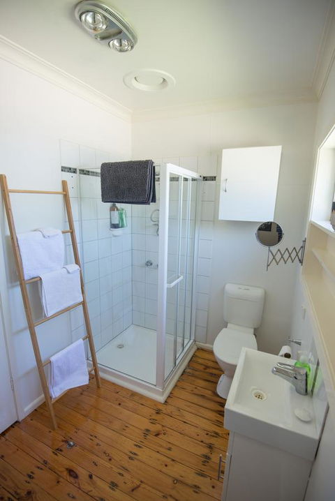 Flora Hill Creek Views - Accommodation Bookings 3