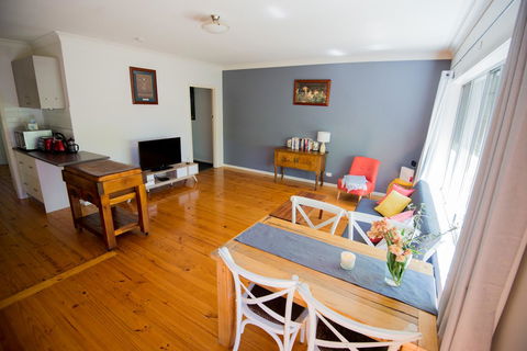 Flora Hill Creek Views - Accommodation Bookings 0