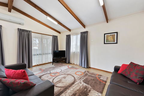 High Country Holiday Park - Accommodation Bookings 9
