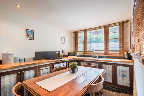 Avalon House - Accommodation Bookings 40
