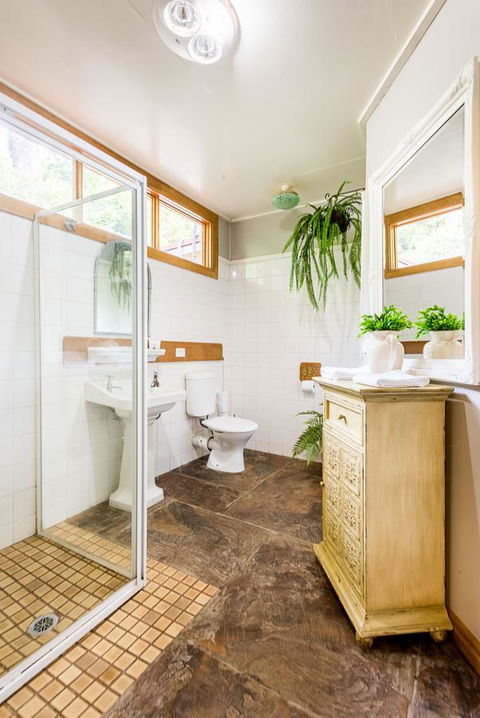 Avalon House - Accommodation Bookings 21