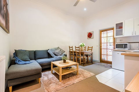 Avalon House - Accommodation Bookings 18