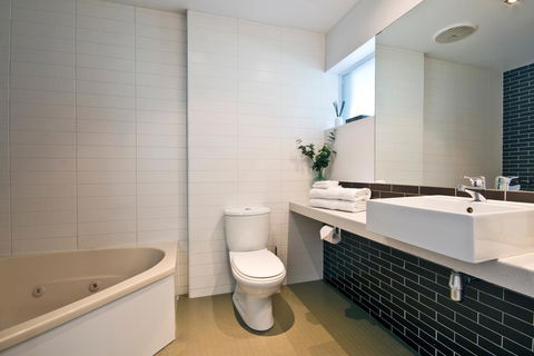 Lorne Bay View Motel - Accommodation Bookings 6