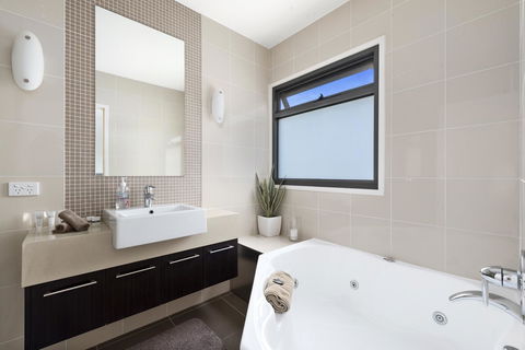 Apollo Bay Cottages - Accommodation Bookings 8