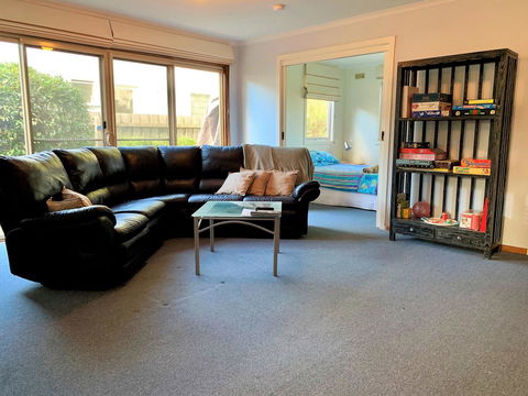 Island Family Holiday Retreat - Accommodation Bookings 3