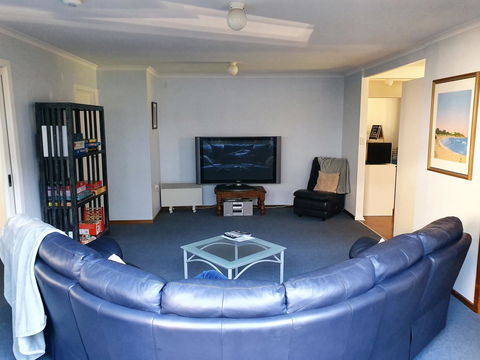 Island Family Holiday Retreat - Accommodation Bookings 4