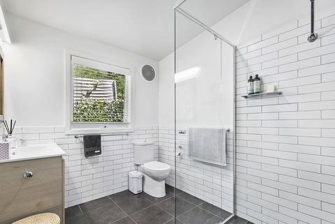 Bilinga Cottages - Accommodation Bookings 7