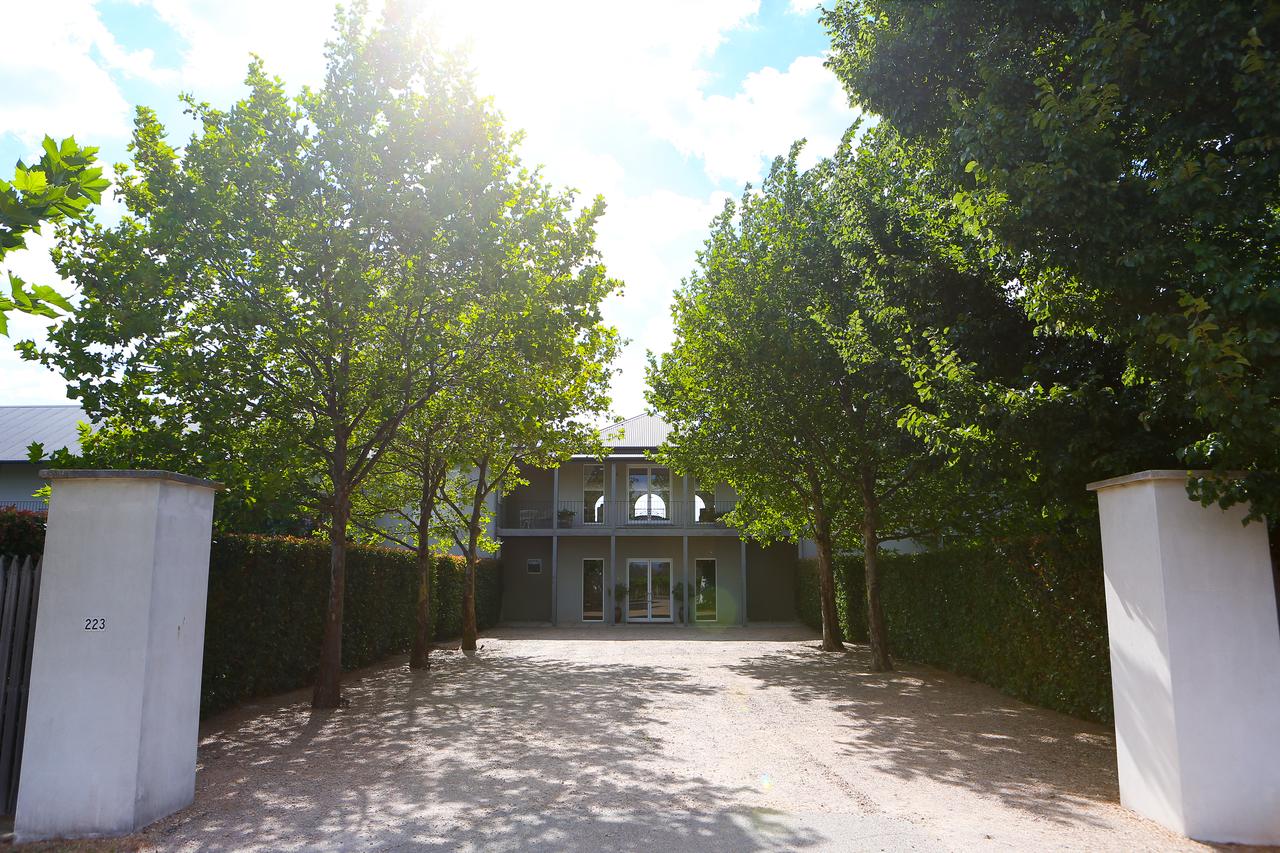 Edi VIC Accommodation Bookings