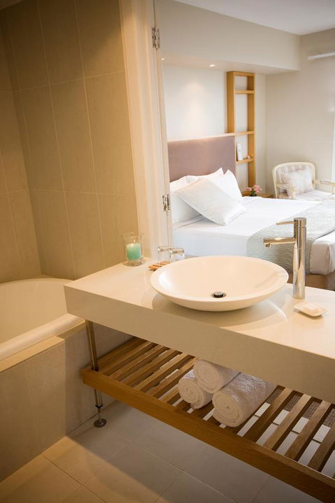 Deep Blue Hotel & Hot Springs - Accommodation Bookings 38