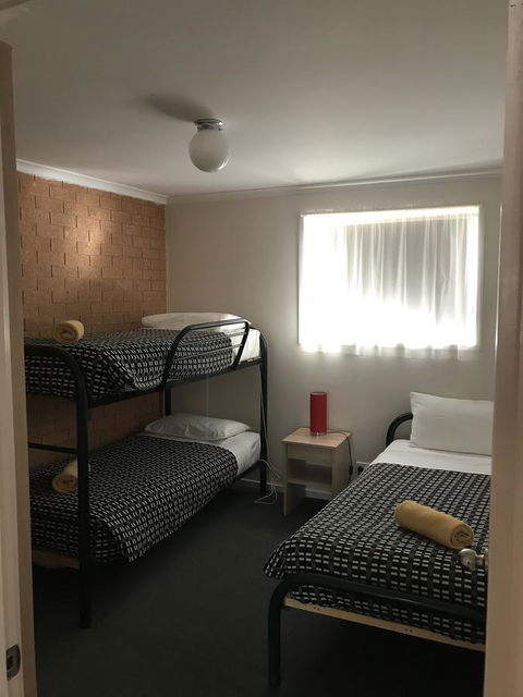 Beachcomber Motel & Apartments - Accommodation Bookings 10