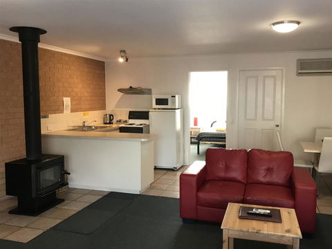 Beachcomber Motel & Apartments - Accommodation Bookings 13