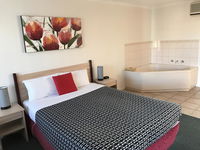 Beachcomber Motel  Apartments