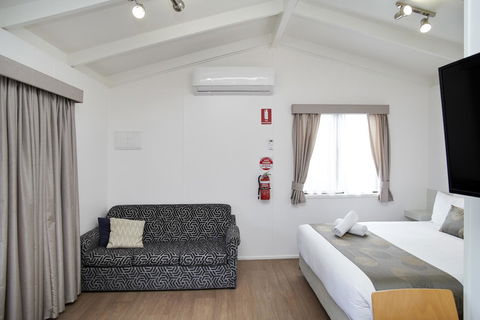 Amaroo Park - Accommodation Bookings 17