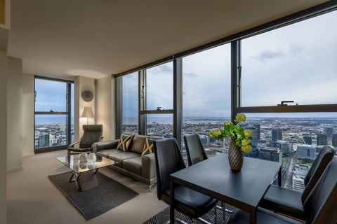 Melbourne SkyHigh Apartments - Accommodation Bookings 15