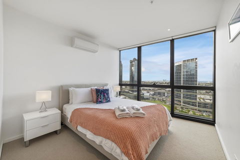 Best Views On Collins - Accommodation Bookings 33