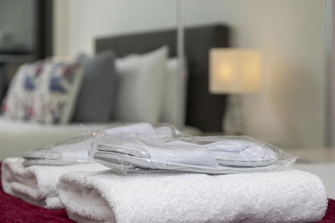 Best Views On Collins - Accommodation Bookings 31