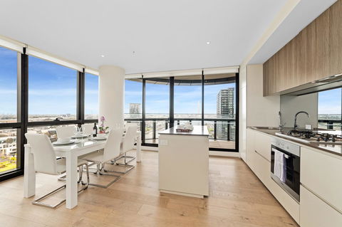 Best Views On Collins - Accommodation Bookings 27