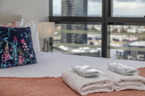 Best Views On Collins - Accommodation Bookings 34