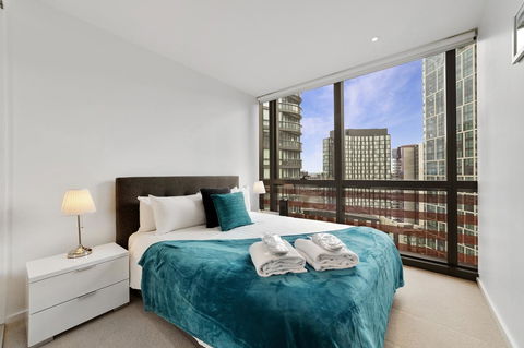 Best Views On Collins - Accommodation Bookings 22