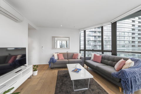 Best Views On Collins - Accommodation Bookings 26