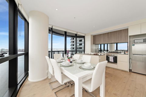 Best Views On Collins - Accommodation Bookings 7