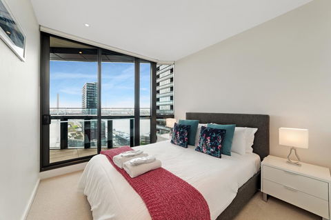 Best Views On Collins - Accommodation Bookings 12