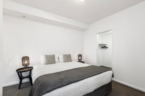Melbourne Holiday Apartments Flinders Wharf - Accommodation Bookings 13