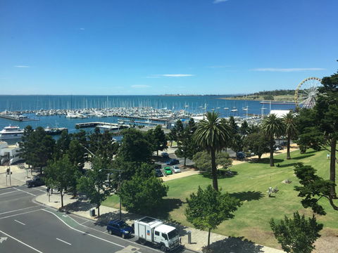 Geelong Waterfront Penthouse Apartment - Accommodation Bookings 2