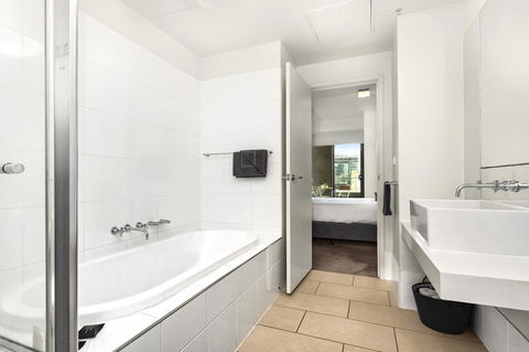 Waterfront Melbourne Apartments - Accommodation Bookings 43