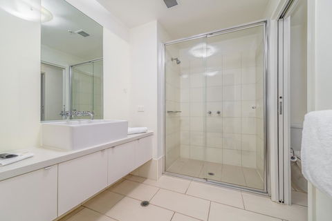 Waterfront Melbourne Apartments - Accommodation Bookings 32