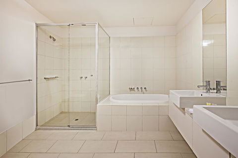Waterfront Melbourne Apartments - Accommodation Bookings 34