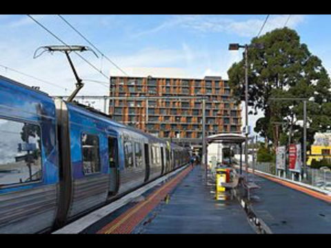 Lovely 5BR Full House In Glen Waverley, Walk To Train, Bus & Shops - Accommodation Bookings 18
