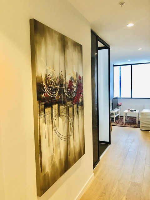 The Escape In Southern Cross Station - Accommodation Bookings 13