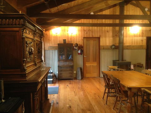Mud Hollow Barn - Accommodation Bookings 9