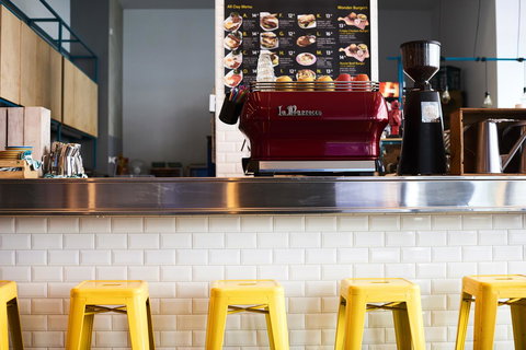 Essence Hotel Carlton - Accommodation Bookings 24