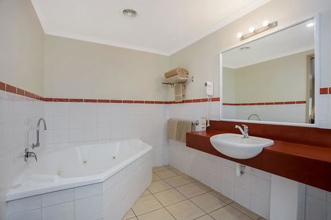 Comfort Inn Warrnambool International - Accommodation Bookings 11