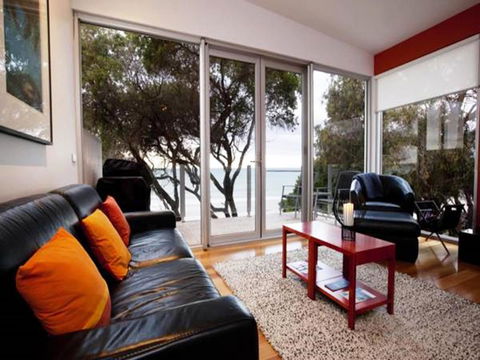 Battery Cove Beach Front Apartment - Accommodation Bookings 16