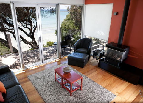 Battery Cove Beach Front Apartment - Accommodation Bookings 11