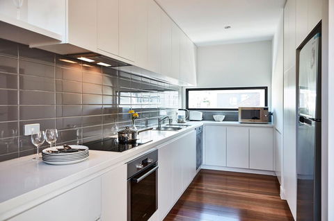 Richmond Â· 3 Level Architecturally Designed Richmond House - Accommodation Bookings 6