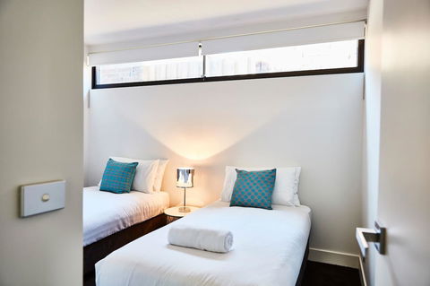 Richmond Â· 3 Level Architecturally Designed Richmond House - Accommodation Bookings 7