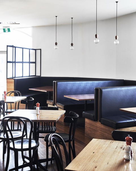 Plough Hotel - Accommodation Bookings 13