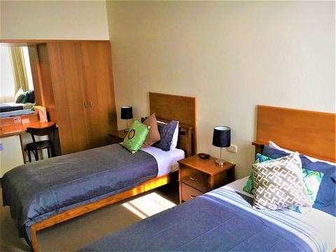 Plough Hotel - Accommodation Bookings 8