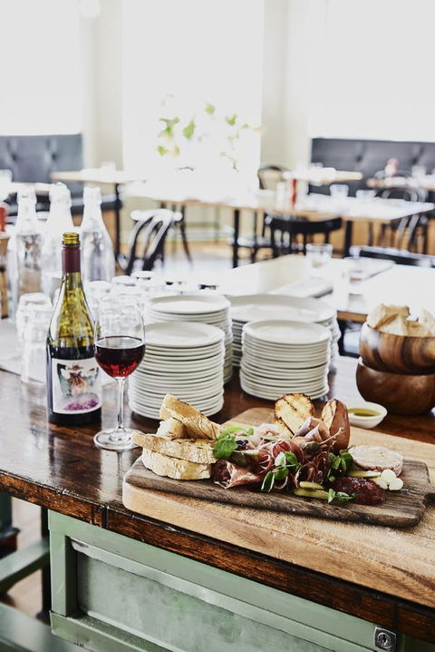 Plough Hotel - Accommodation Bookings 23