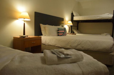 CROWN CENTRAL BUSINESS DISTRICT MOTEL - NO UNDER 18s - Accommodation Bookings 38