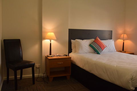 CROWN CENTRAL BUSINESS DISTRICT MOTEL - NO UNDER 18s - Accommodation Bookings 33
