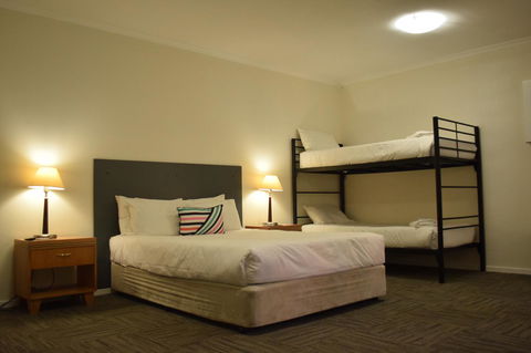 CROWN CENTRAL BUSINESS DISTRICT MOTEL - NO UNDER 18s - Accommodation Bookings 40